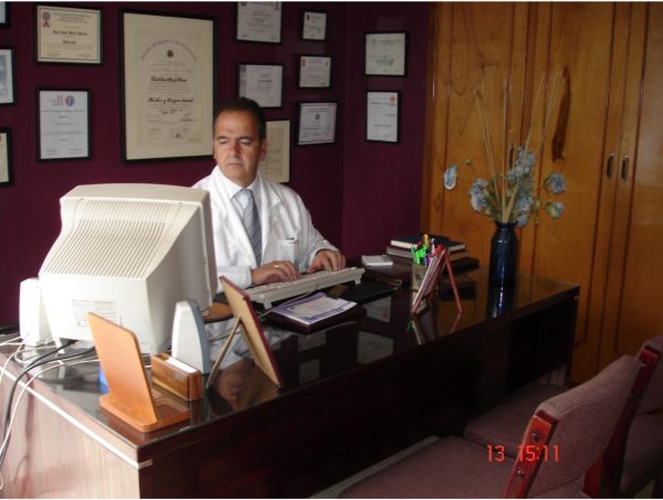doctor-Raúl-mejía-consultorio